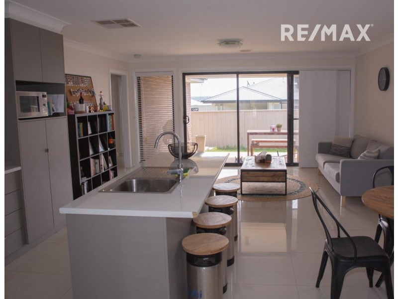 6 Mordie Place, Gobbagombalin NSW 2650