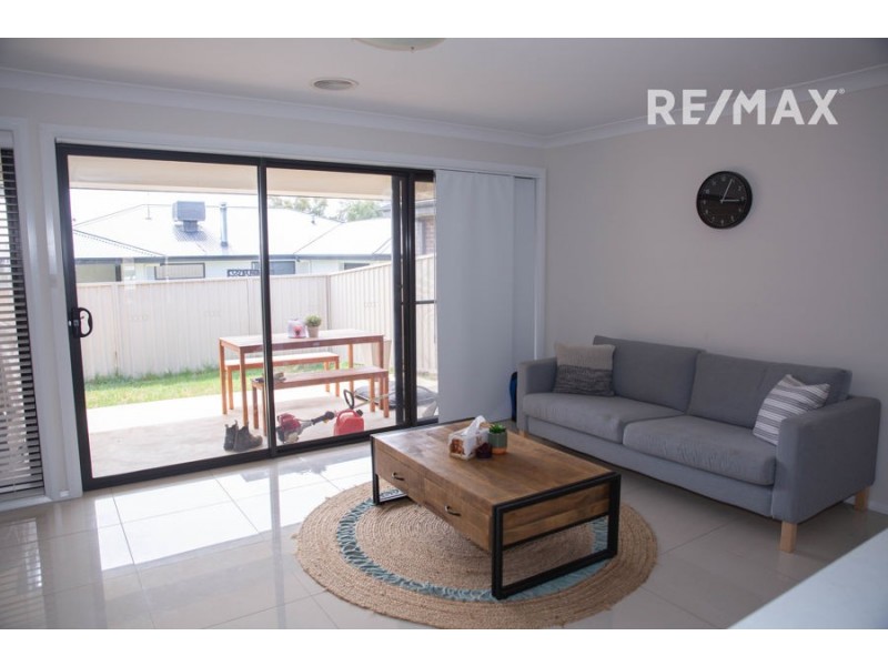 6 Mordie Place, Gobbagombalin NSW 2650