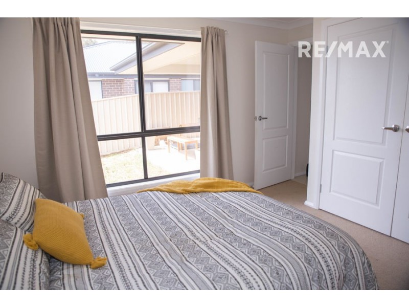 6 Mordie Place, Gobbagombalin NSW 2650