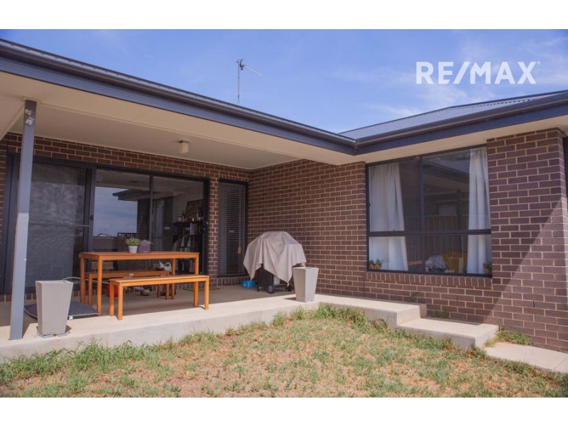 6 Mordie Place, Gobbagombalin NSW 2650