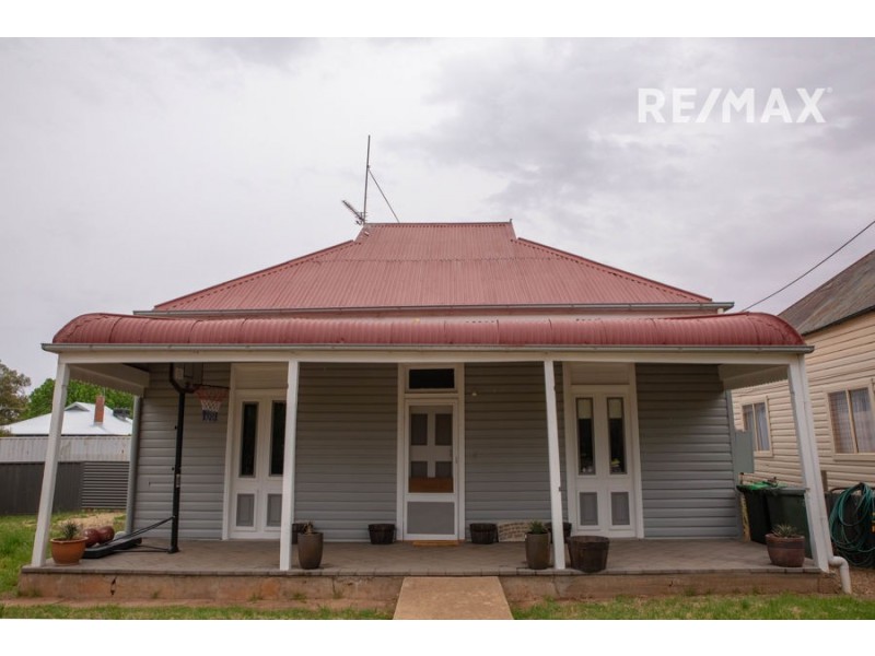 6 Hannah Street, Ganmain NSW 2702