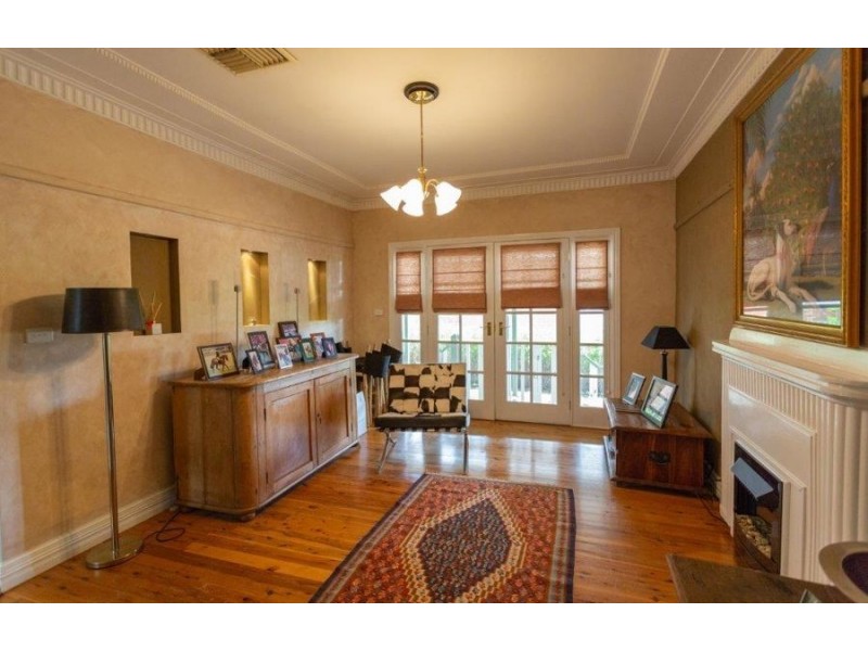 43 Meurant Avenue, Wagga Wagga NSW 2650