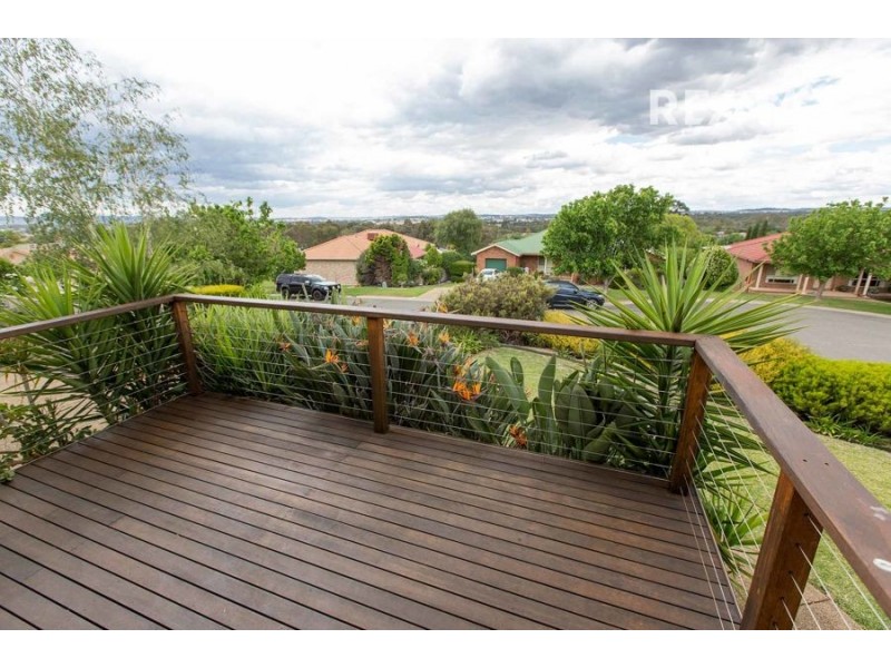 8 Fletcher Place, Kooringal NSW 2650