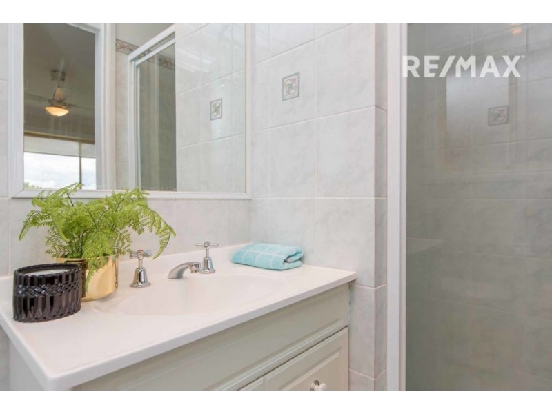 8 Fletcher Place, Kooringal NSW 2650