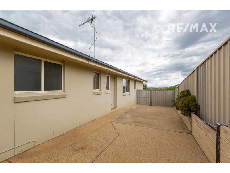 8 Fletcher Place, Kooringal NSW 2650
