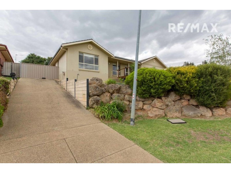 8 Fletcher Place, Kooringal NSW 2650