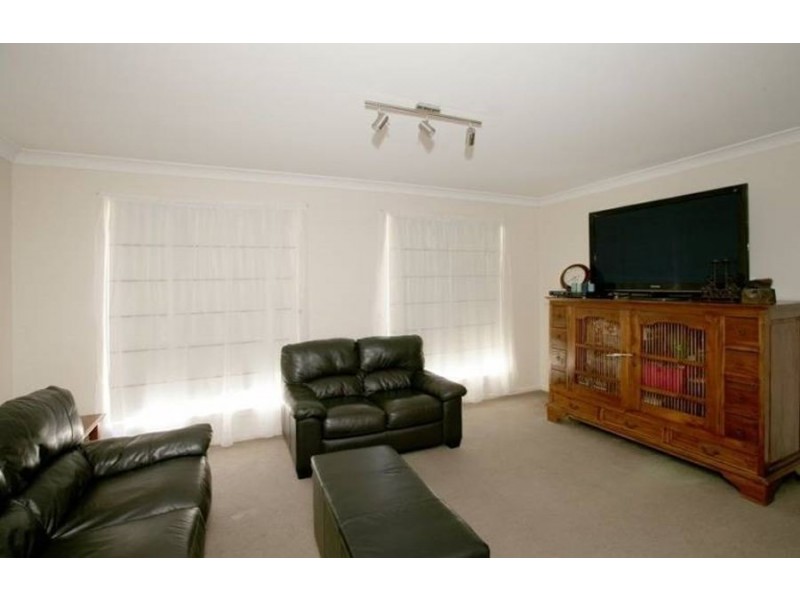 30 Girraween Mews, Glenfield Park NSW 2650