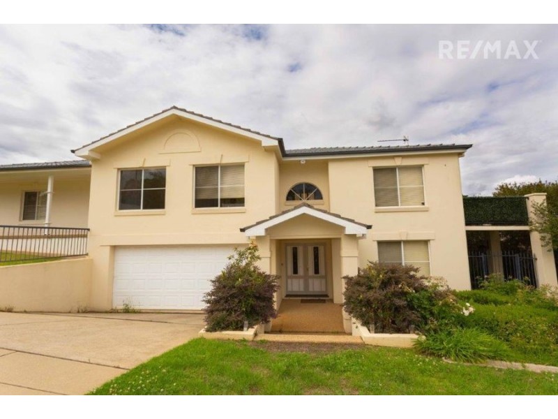 2/56 Simkin Crescent, Kooringal NSW 2650