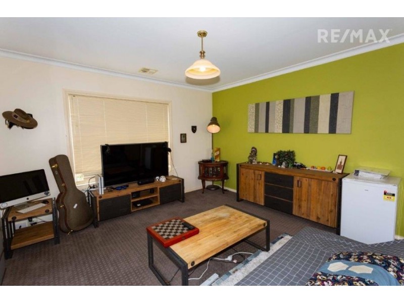 2/56 Simkin Crescent, Kooringal NSW 2650