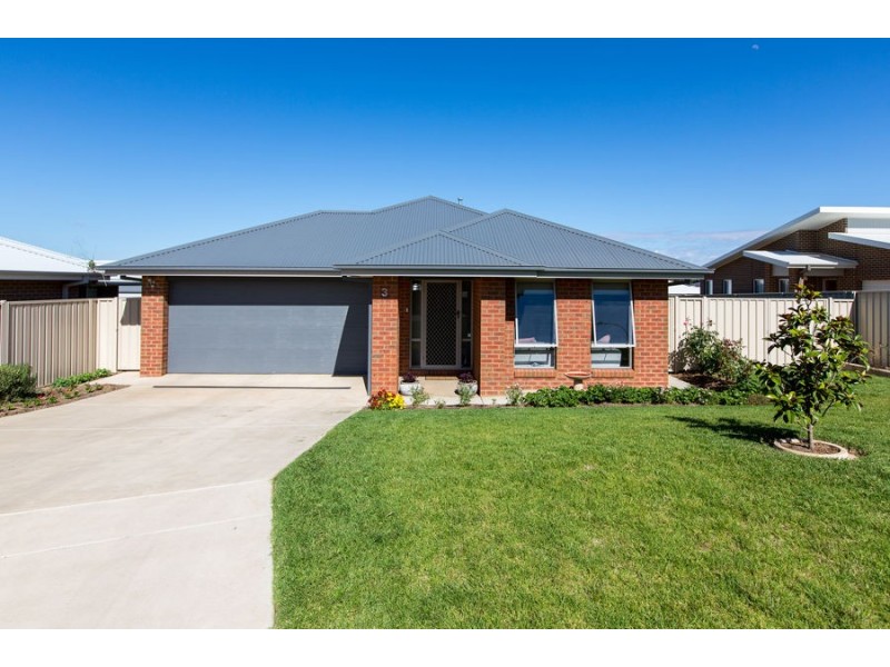 3 Mulberrygong Court, Gobbagombalin NSW 2650
