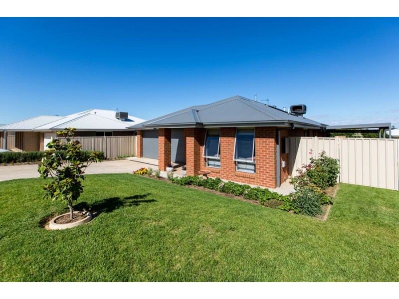 3 Mulberrygong Court, Gobbagombalin NSW 2650