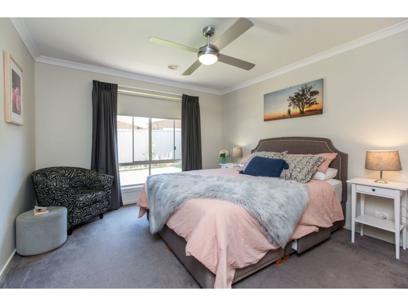 3 Mulberrygong Court, Gobbagombalin NSW 2650