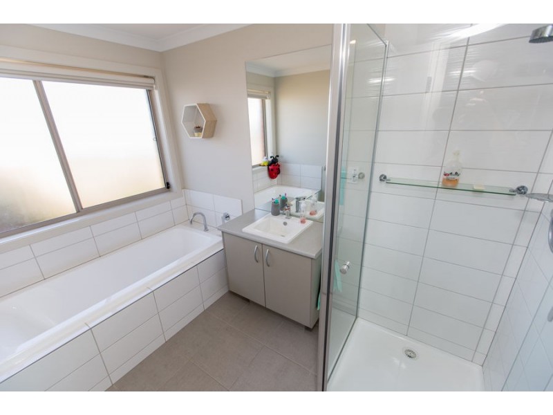 3 Mulberrygong Court, Gobbagombalin NSW 2650