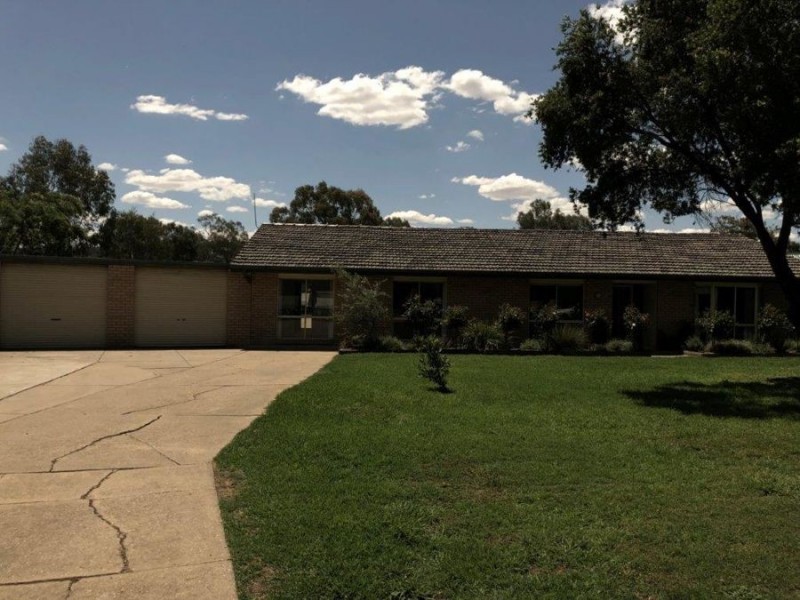 7 Norfolk Avenue, Lake Albert NSW 2650