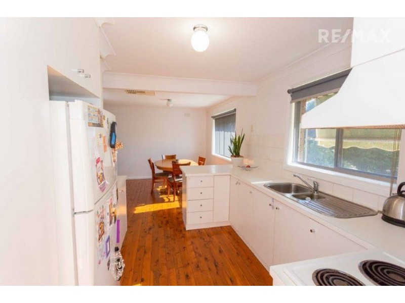 18 Malumba Street, Kooringal NSW 2650