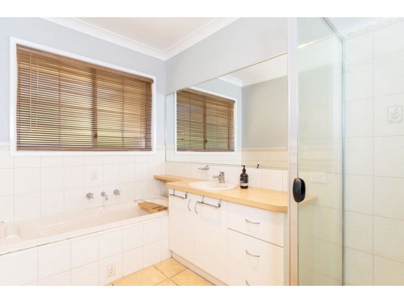 12 Casuarina Place, Springvale NSW 2650
