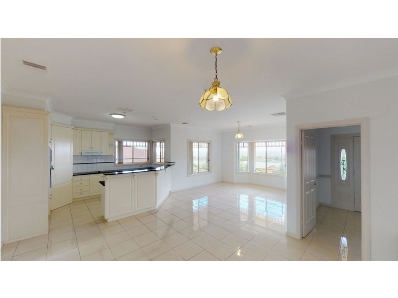 5 Wandoo Place, Bourkelands NSW 2650