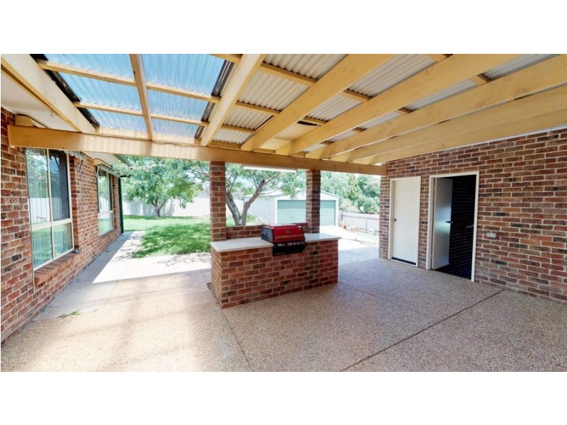5 Wandoo Place, Bourkelands NSW 2650