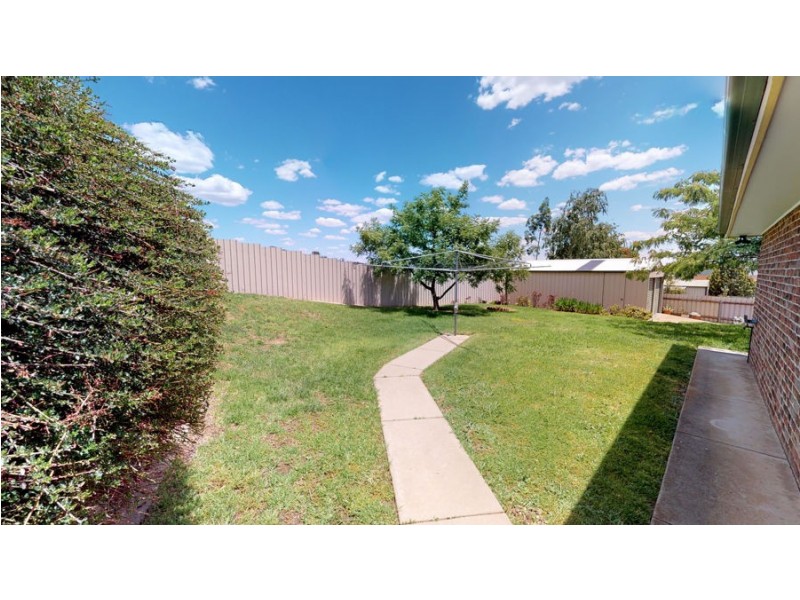 5 Wandoo Place, Bourkelands NSW 2650