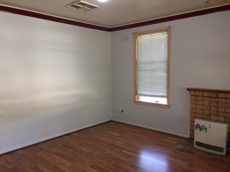 10 Immarna Place, Kooringal NSW 2650