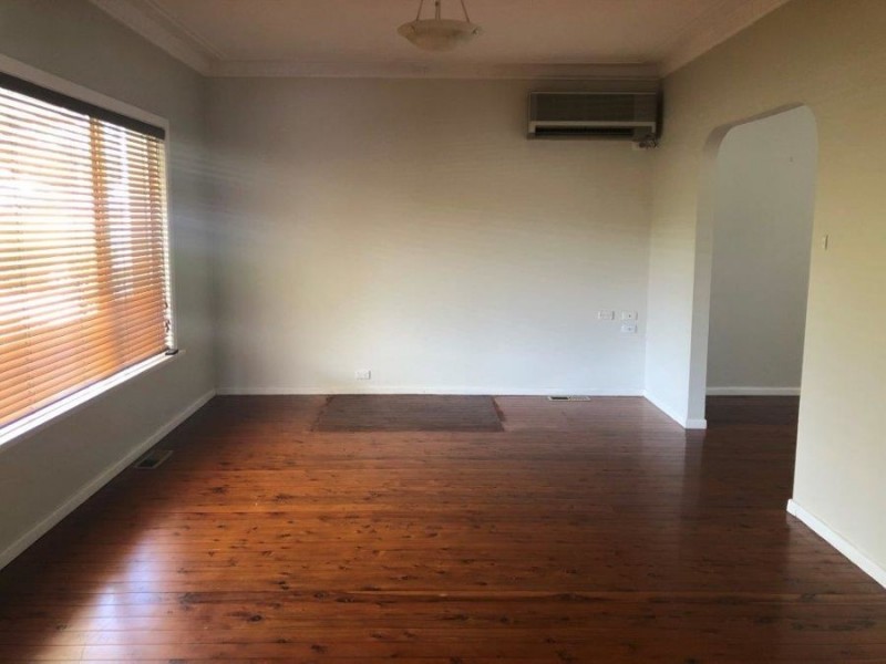 126 Simkin Crescent, Kooringal NSW 2650