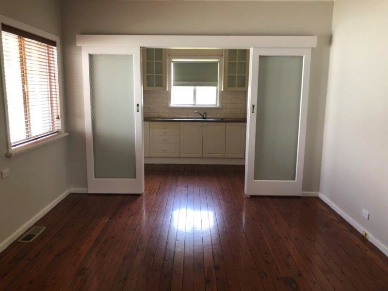 126 Simkin Crescent, Kooringal NSW 2650