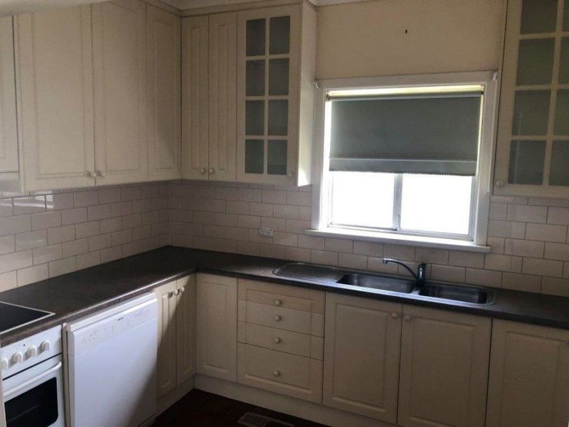 126 Simkin Crescent, Kooringal NSW 2650