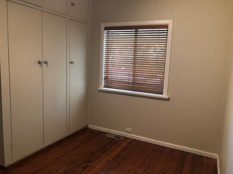 126 Simkin Crescent, Kooringal NSW 2650