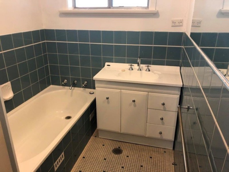 126 Simkin Crescent, Kooringal NSW 2650