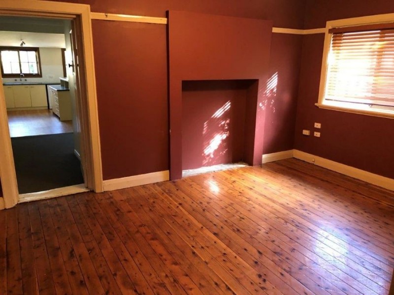 147 Docker Street, Wagga Wagga NSW 2650