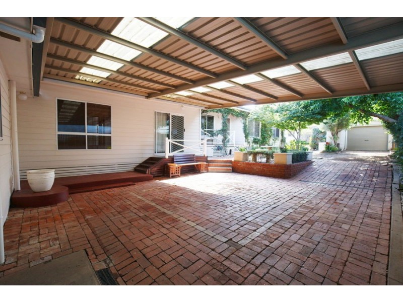 212 Lake Albert Road, Kooringal NSW 2650