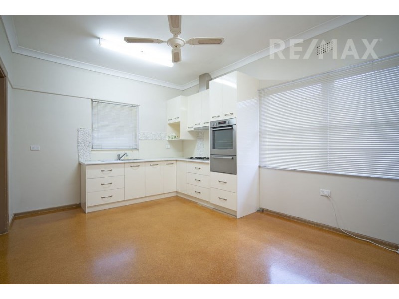 90 Fernleigh Road, Mount Austin NSW 2650