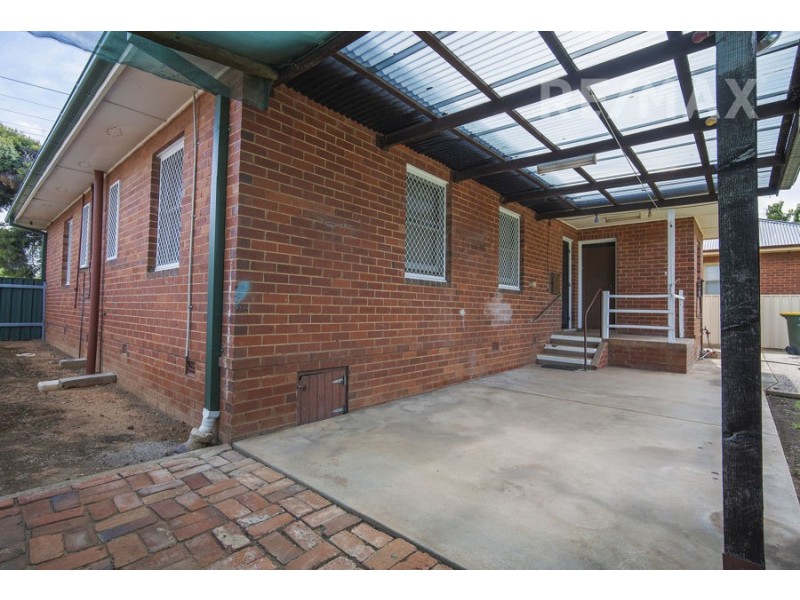 90 Fernleigh Road, Mount Austin NSW 2650