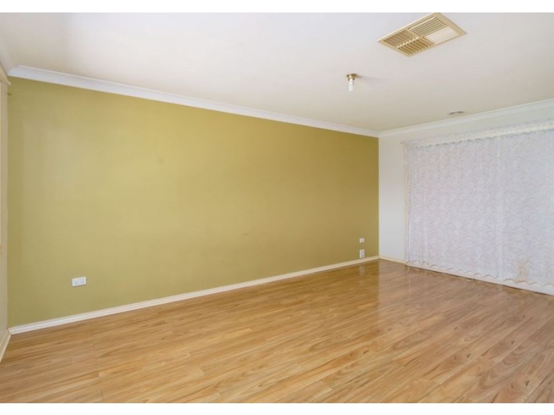 23 Kaldari Crescent, Glenfield Park NSW 2650