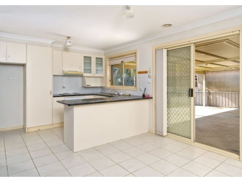 23 Kaldari Crescent, Glenfield Park NSW 2650