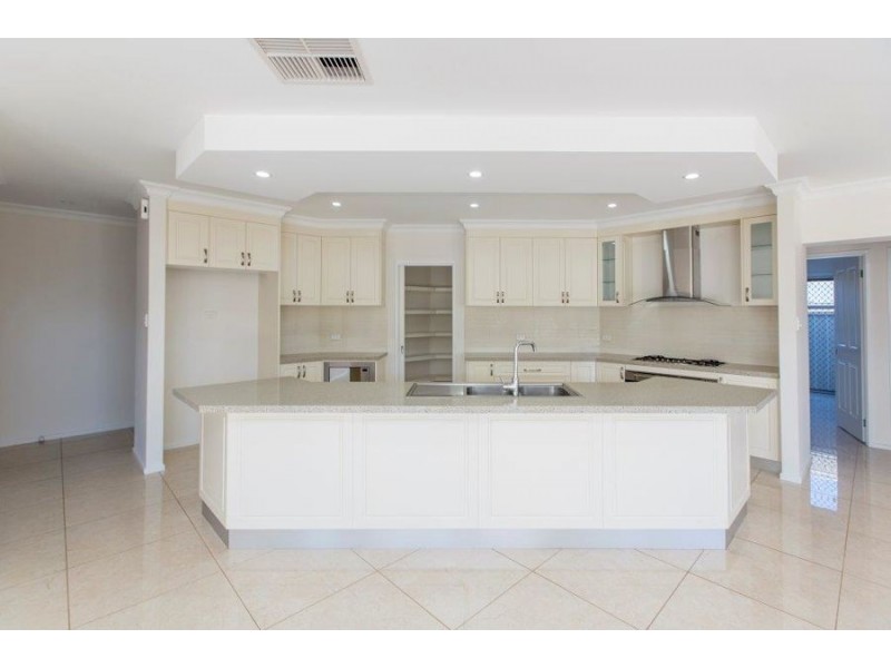 4 Barossa Street, Estella NSW 2650