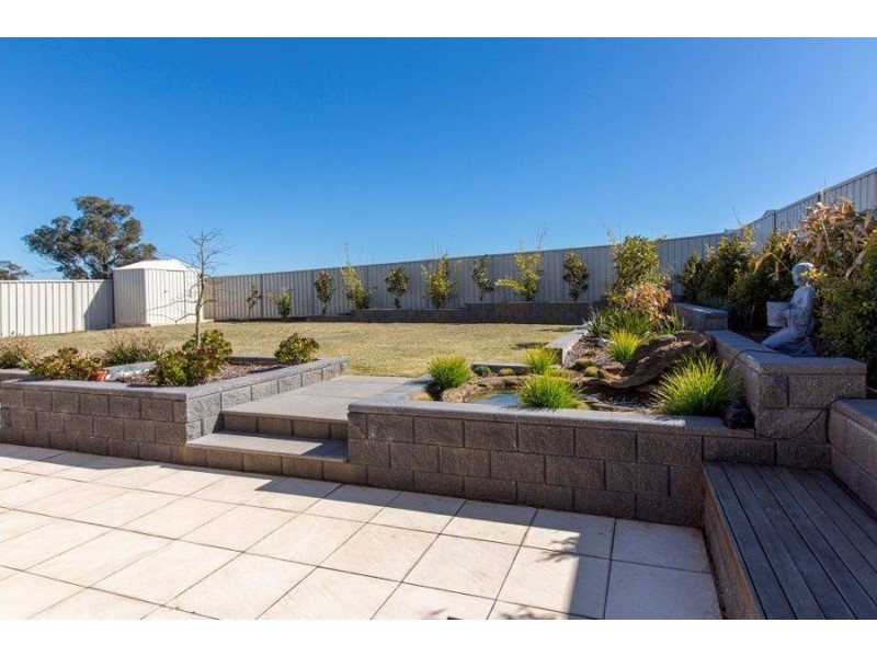 4 Barossa Street, Estella NSW 2650