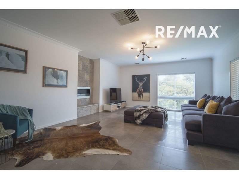 54 Wilks Avenue, Kooringal NSW 2650