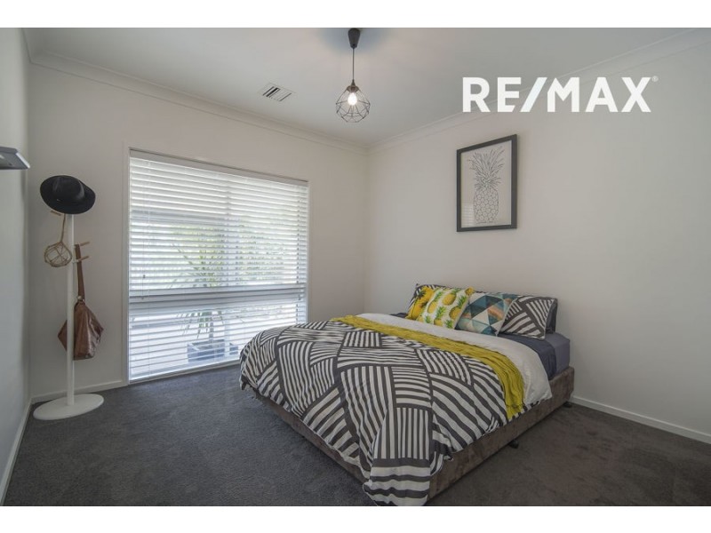 54 Wilks Avenue, Kooringal NSW 2650