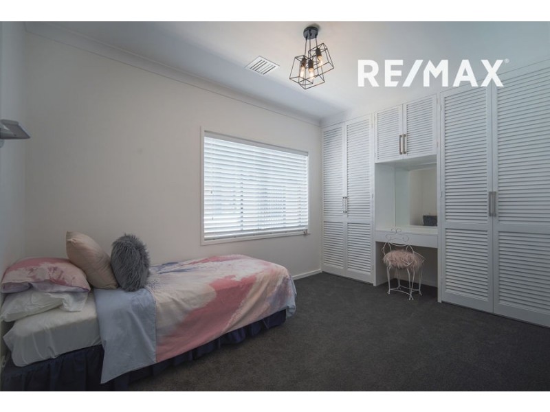 54 Wilks Avenue, Kooringal NSW 2650