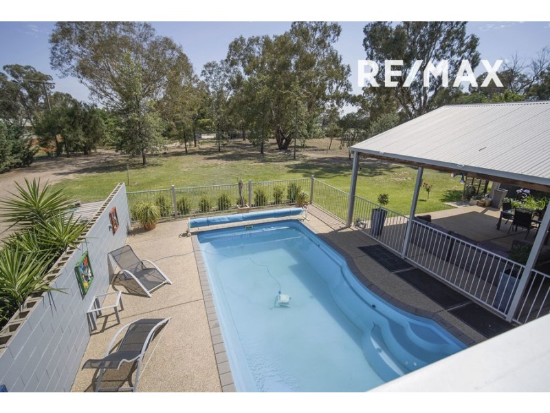 4 Kyeamba Avenue, Lake Albert NSW 2650