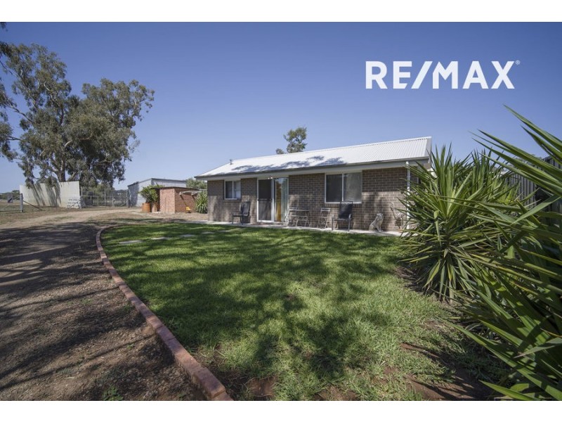 4 Kyeamba Avenue, Lake Albert NSW 2650