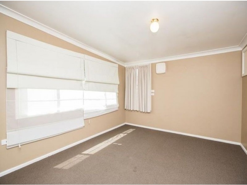 200 Fernleigh Road, Glenfield Park NSW 2650