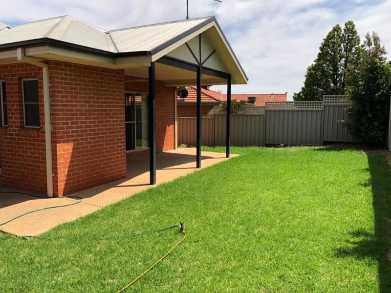 63 Brooklyn Drive, Bourkelands NSW 2650