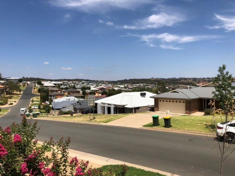 63 Brooklyn Drive, Bourkelands NSW 2650