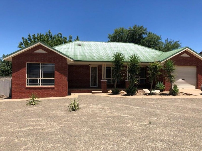1/13 Canola Place, Estella NSW 2650