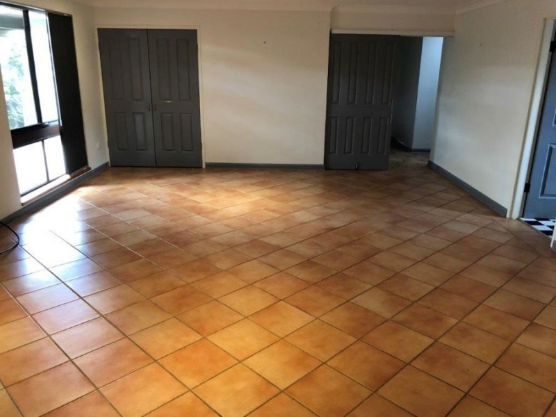 23 Telopea Crescent, Lake Albert NSW 2650