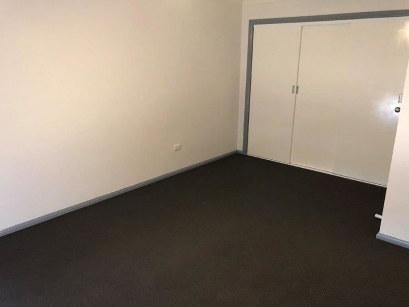 23 Telopea Crescent, Lake Albert NSW 2650