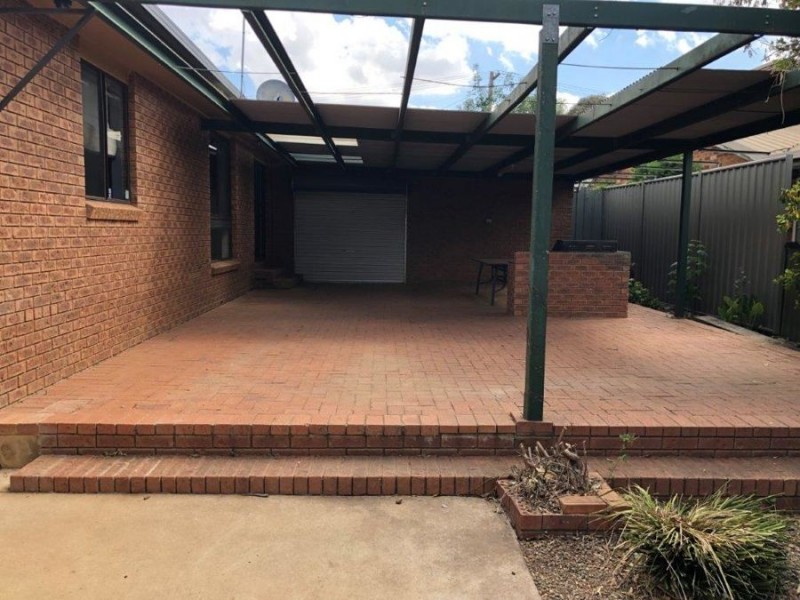 23 Telopea Crescent, Lake Albert NSW 2650