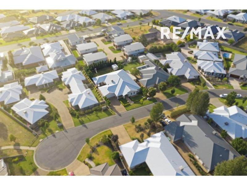 10 Clarence Place, Tatton NSW 2650